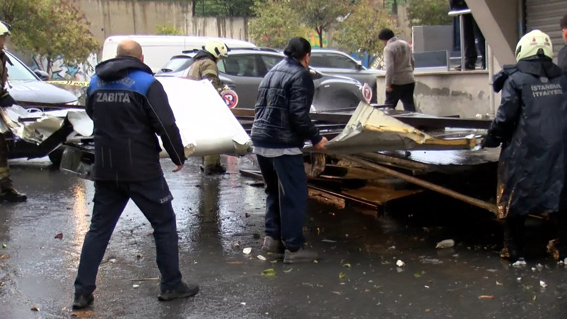 I S T A N B U L G U N G O R E N D E B I N A N I N C A T I S I N I N 1104593 327896