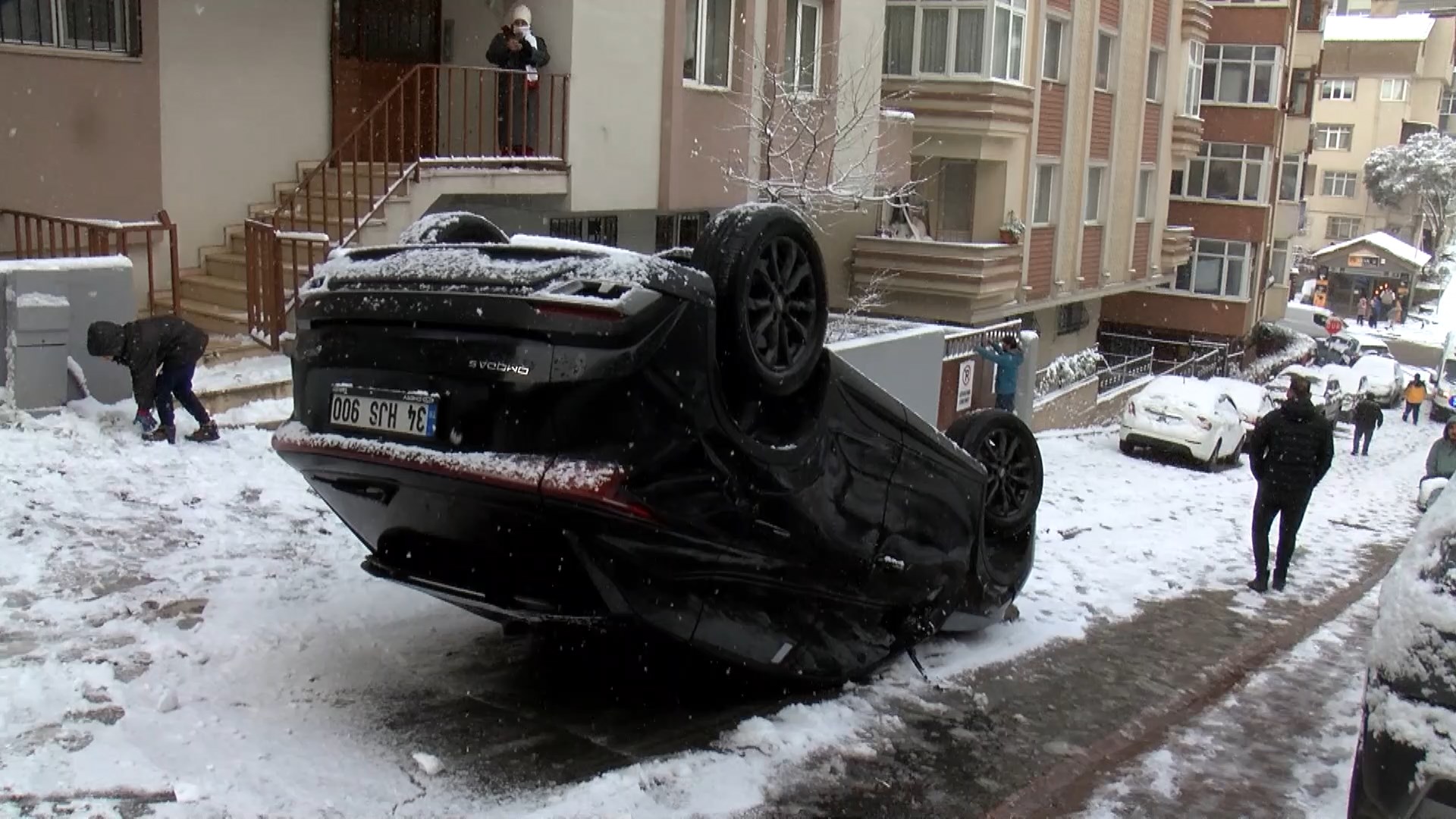 I S T A N B U L U M R A N I Y E’ D E B U Z L A N A N Y O L D A K A 1092992 324406