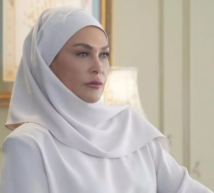 Hülya Avşar Tesettür-1