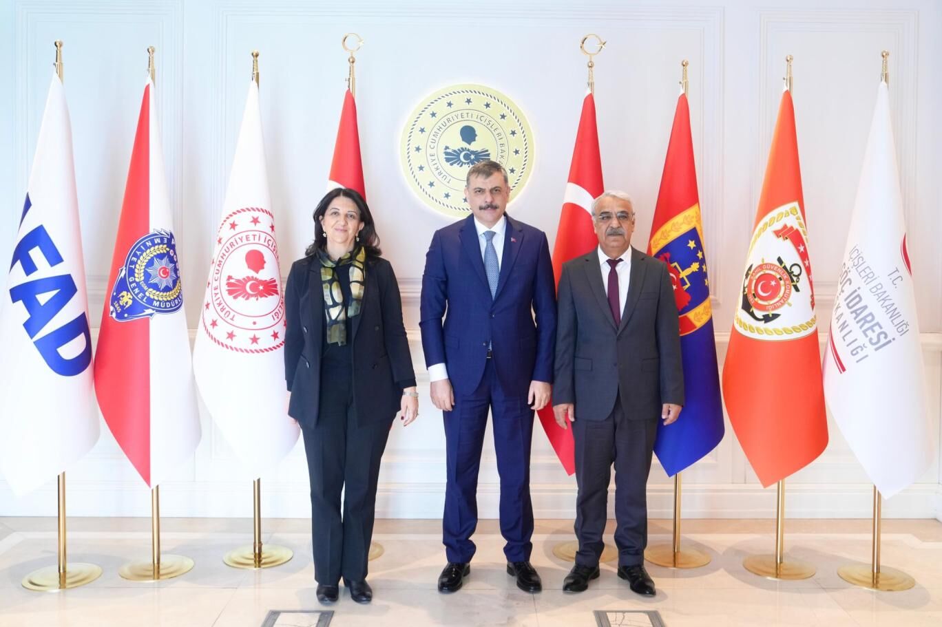 Dem Parti Içişleri Bakanı