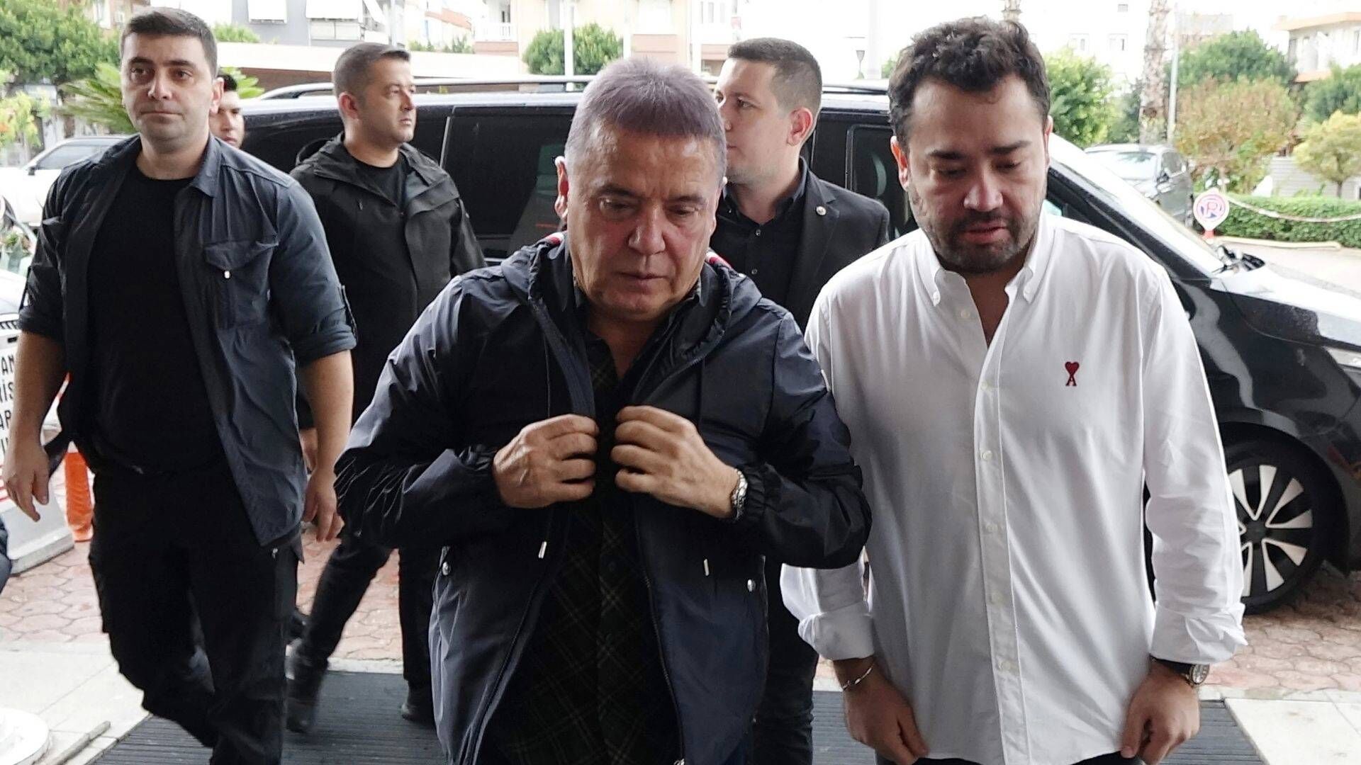 Muhittin Böcek ek ifade verdi; İmamoğlu 15 milyon euro maddi destek istedi