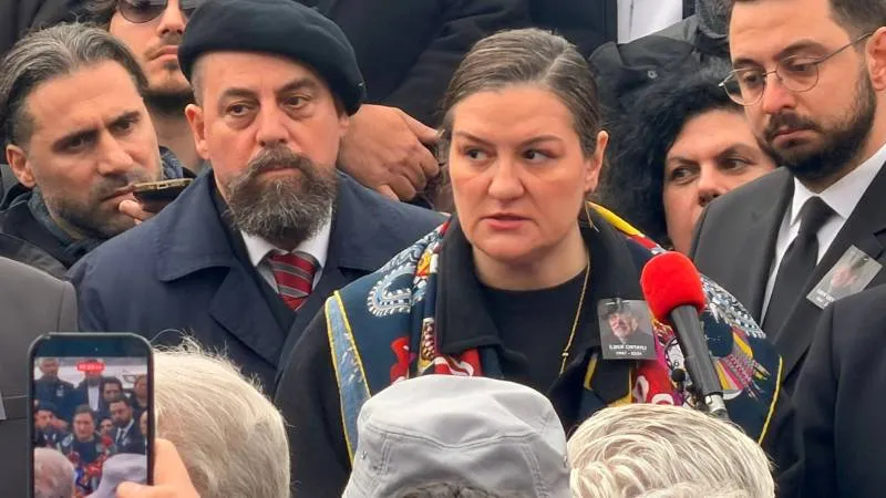 Prof. Dr. İlber Ortaylı'nın Kızı Tuna Ortaylı Kazıcı