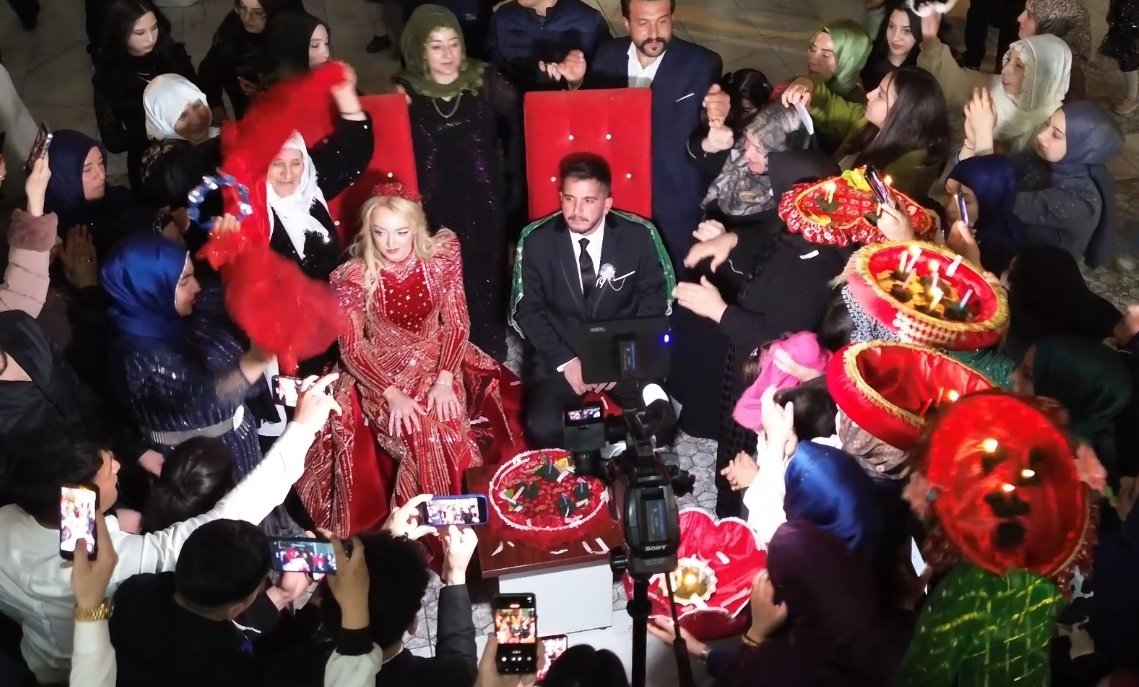 V A N’ A I S K O C G E L I N 1251856 372519