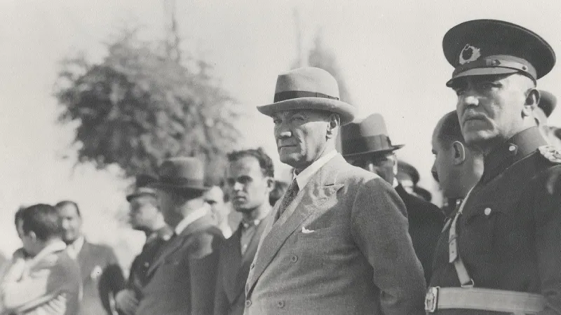 Atatürk’ün izlediği son 19 Mayıs kutlamasının fotoğrafları paylaşıldı!