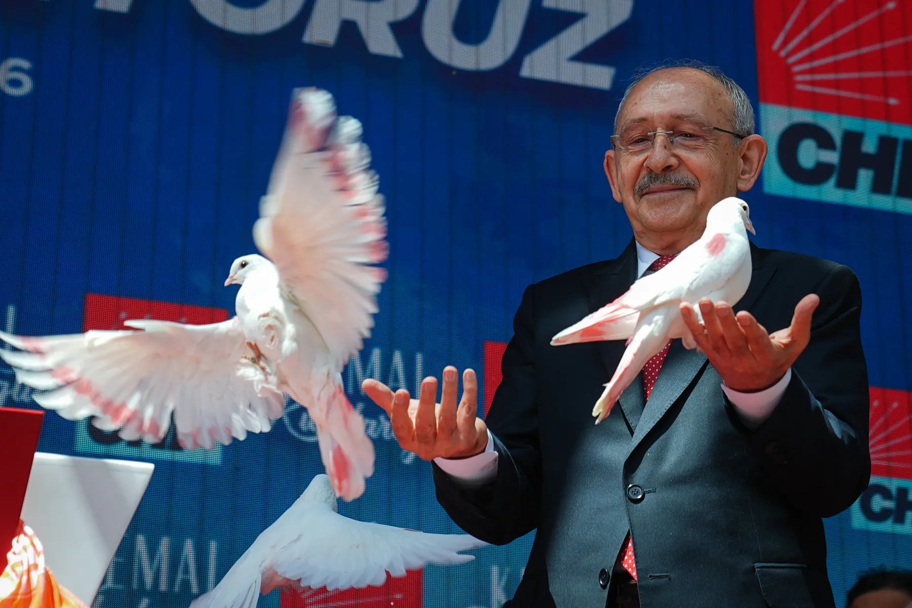 Kılıçdaroğlu Güvercin Uçurdu