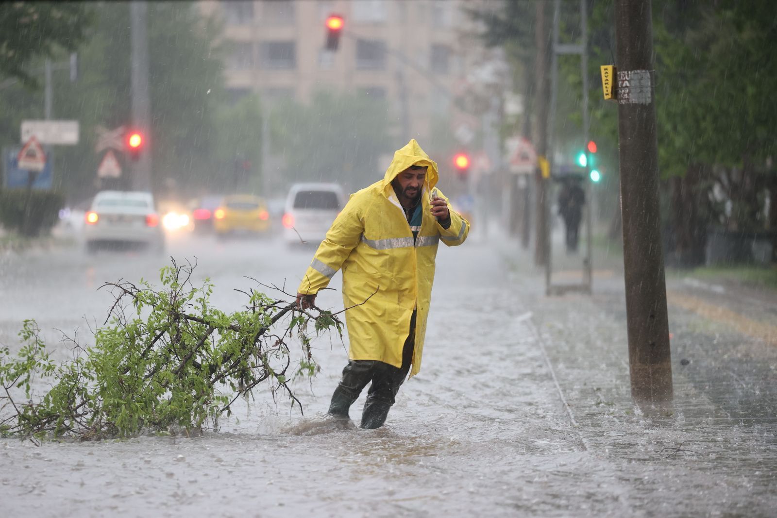 Meteoroloji il il uyardı: Gök gürültülü sağanak bekleniyor