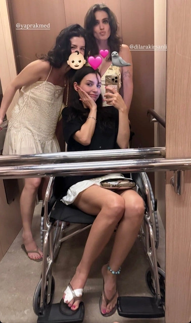 Damla Colbay Kırık Parmak