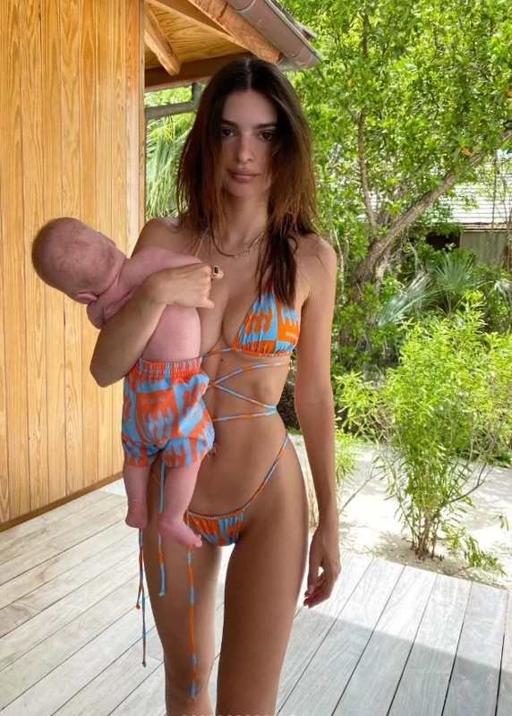 Emily Ratajkowski-2