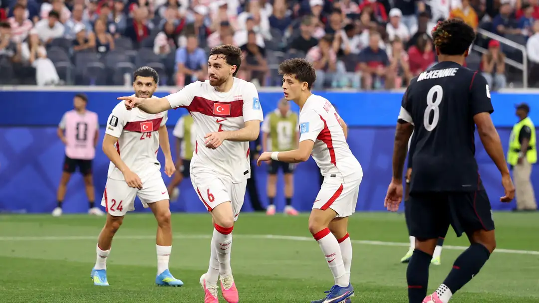 Fransa maçı öncesi Orkun Kökçü'den kötü haber