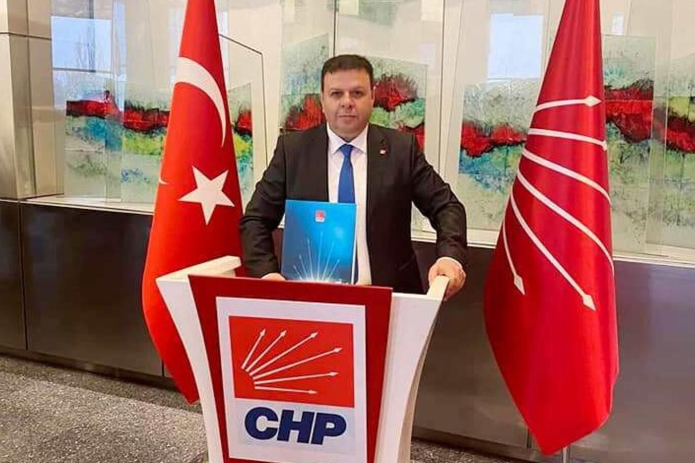 Ediz Ün yeniden CHP'de: İstifasının ardından partiye geri döndü!