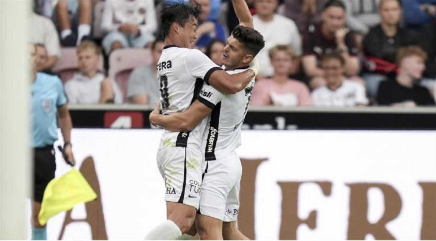 Kartal üst turda: Beşiktaş, Midtjylland'ın fişini ikinci yarıda çekti!