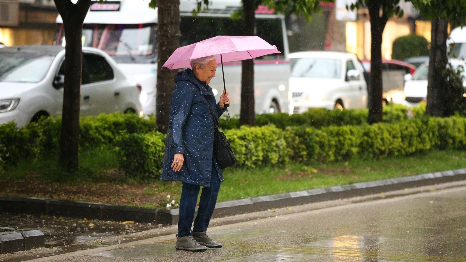 AKOM duyurdu: Balkanlardan serin ve yağışlı hava geliyor