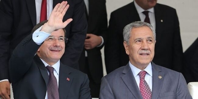 Bülent Arınç’tan partisini feshetme kararı alan Davutoğlu’na: AK Parti'de kalmalıydınız