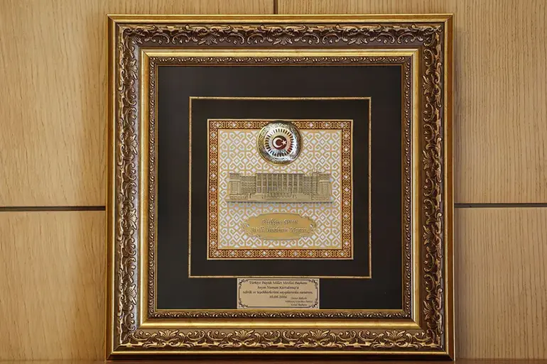 Bahçeliden Kurtulmuşa Hediye
