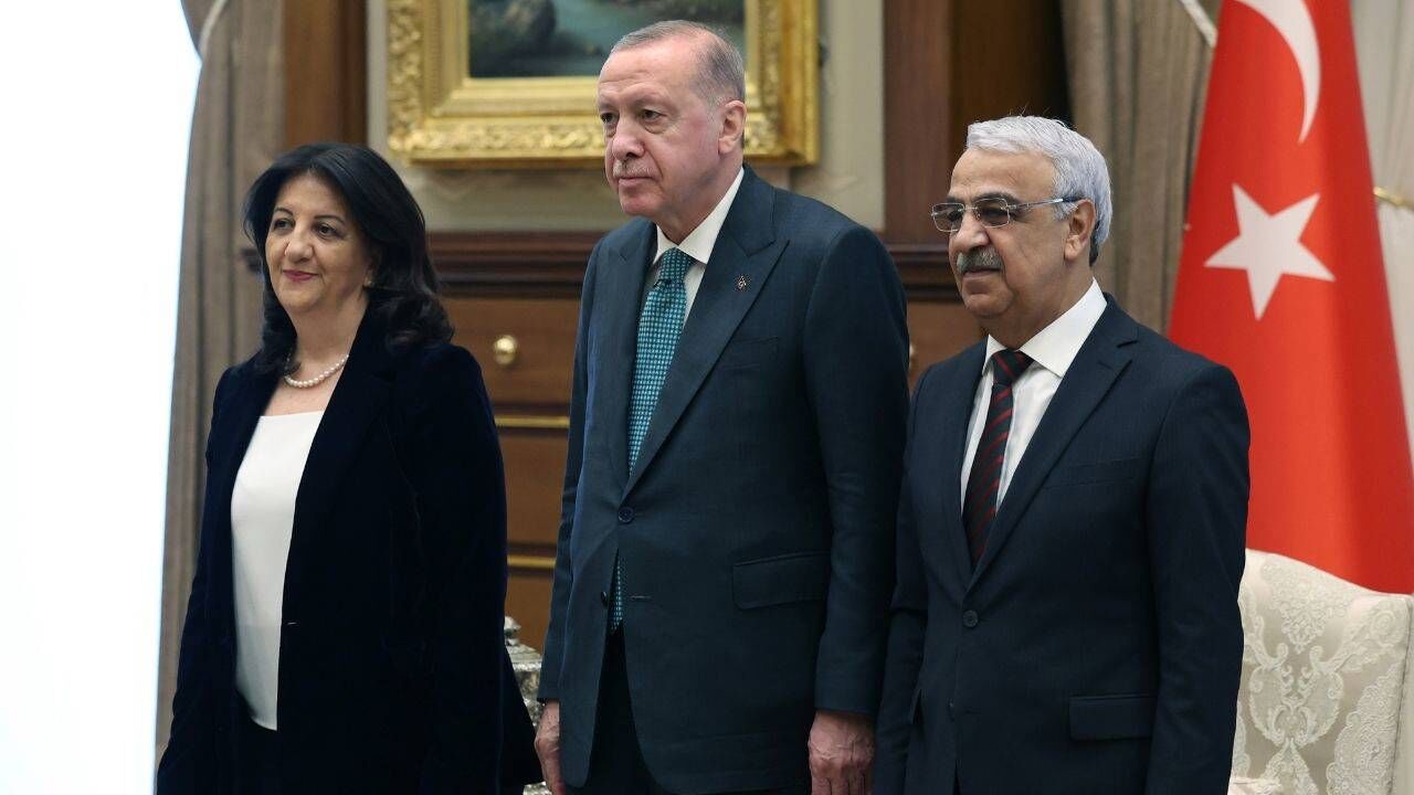 Çerçeve yasanın ardından: Erdoğan ile İmralı Heyeti arasında kritik görüşme