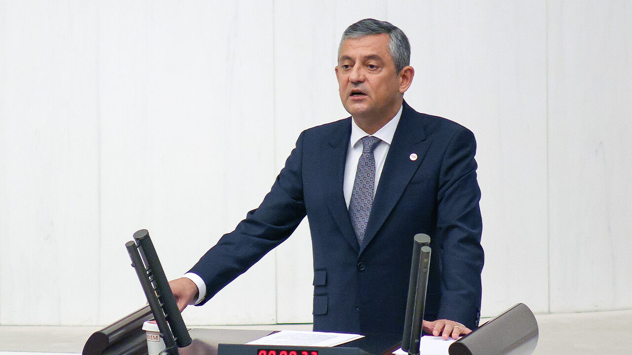 Özgür Özel, Yeni Parti'nin 'Çerçeve Yasa'ya ilişkin tavrını açıkladı!