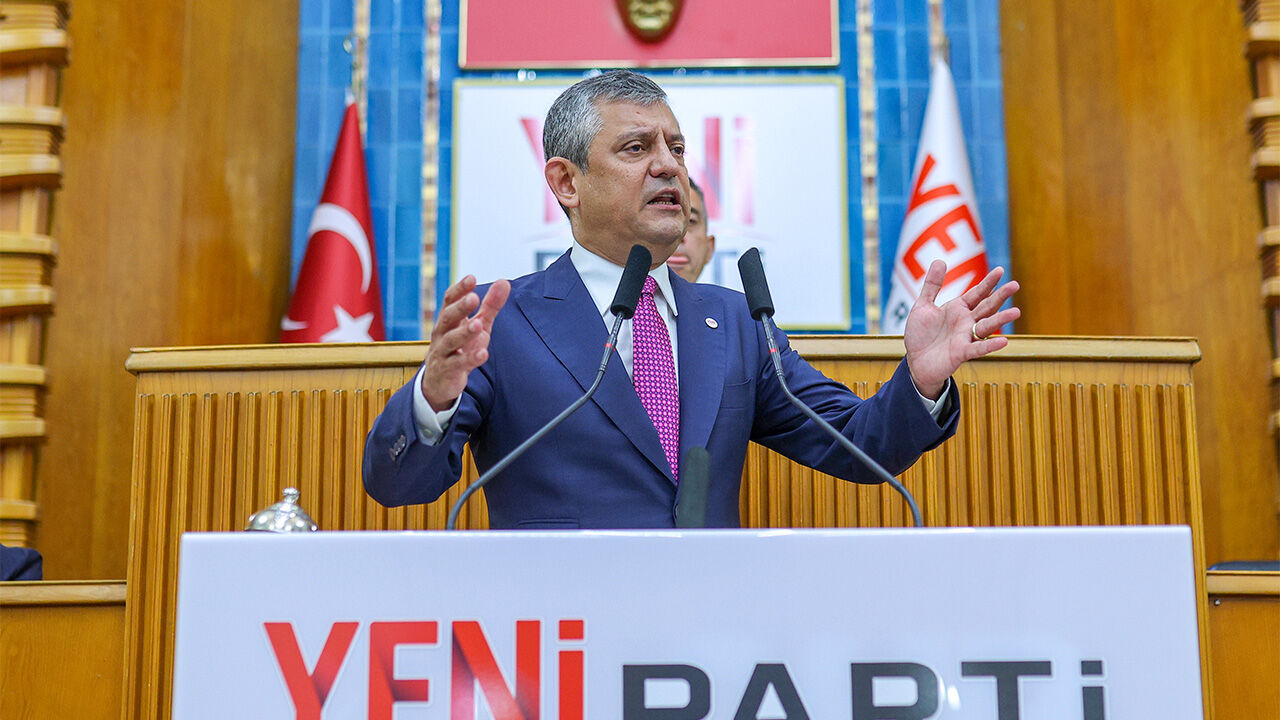 Özgür Özel’den üyelik çağrısı: 'Butlancılardan kurtulun Yeni Parti’ye buyurun’