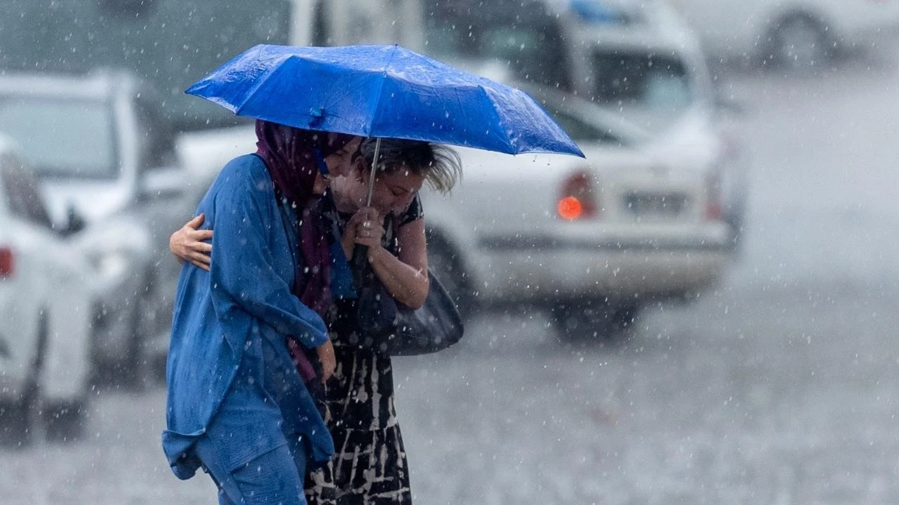 17 Ağustos 2026 hava durumu: Meteoroloji'den birçok il için fırtına ve sağanak uyarısı!