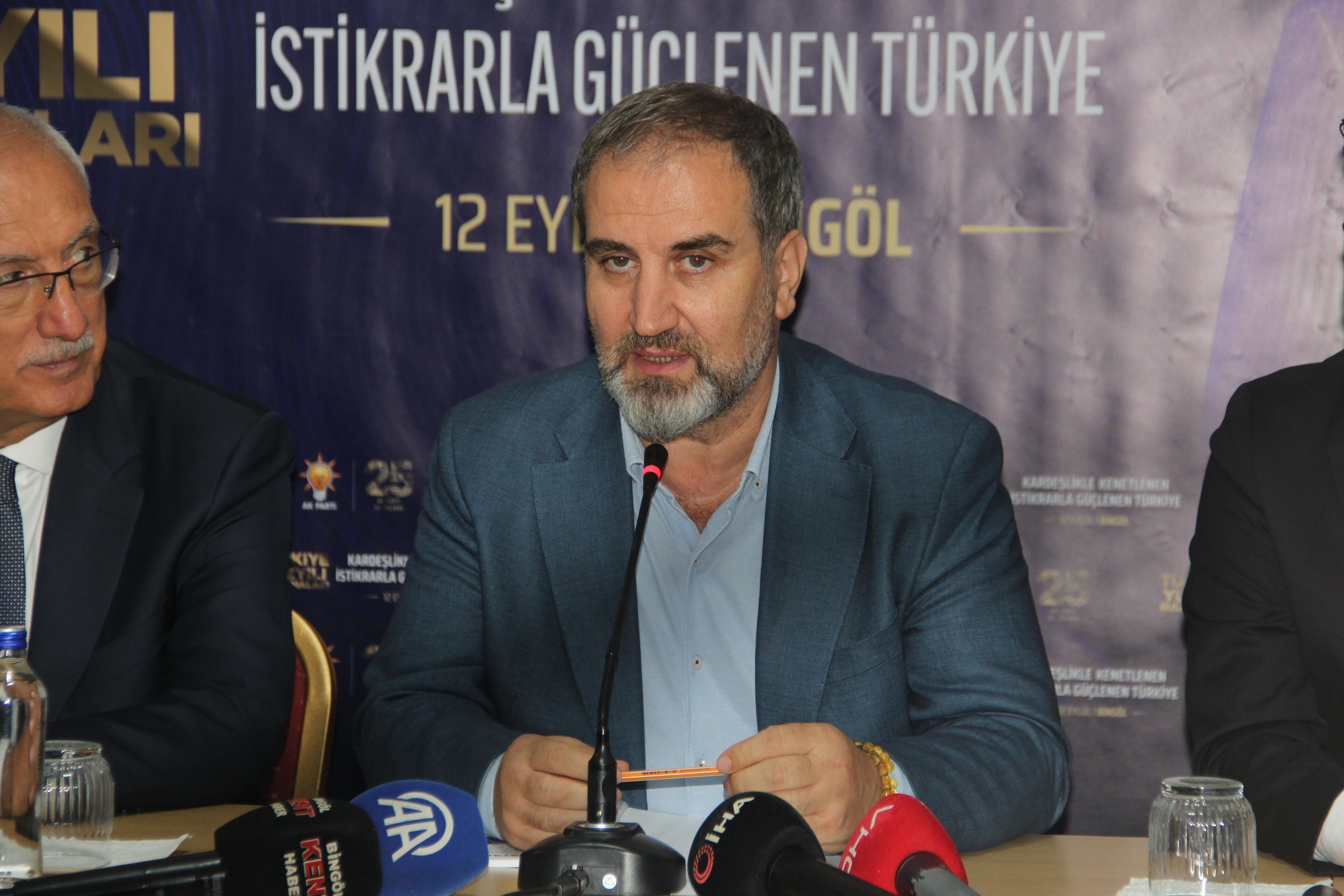 AK Parti'den yeni anayasa ve seçim açıklaması!