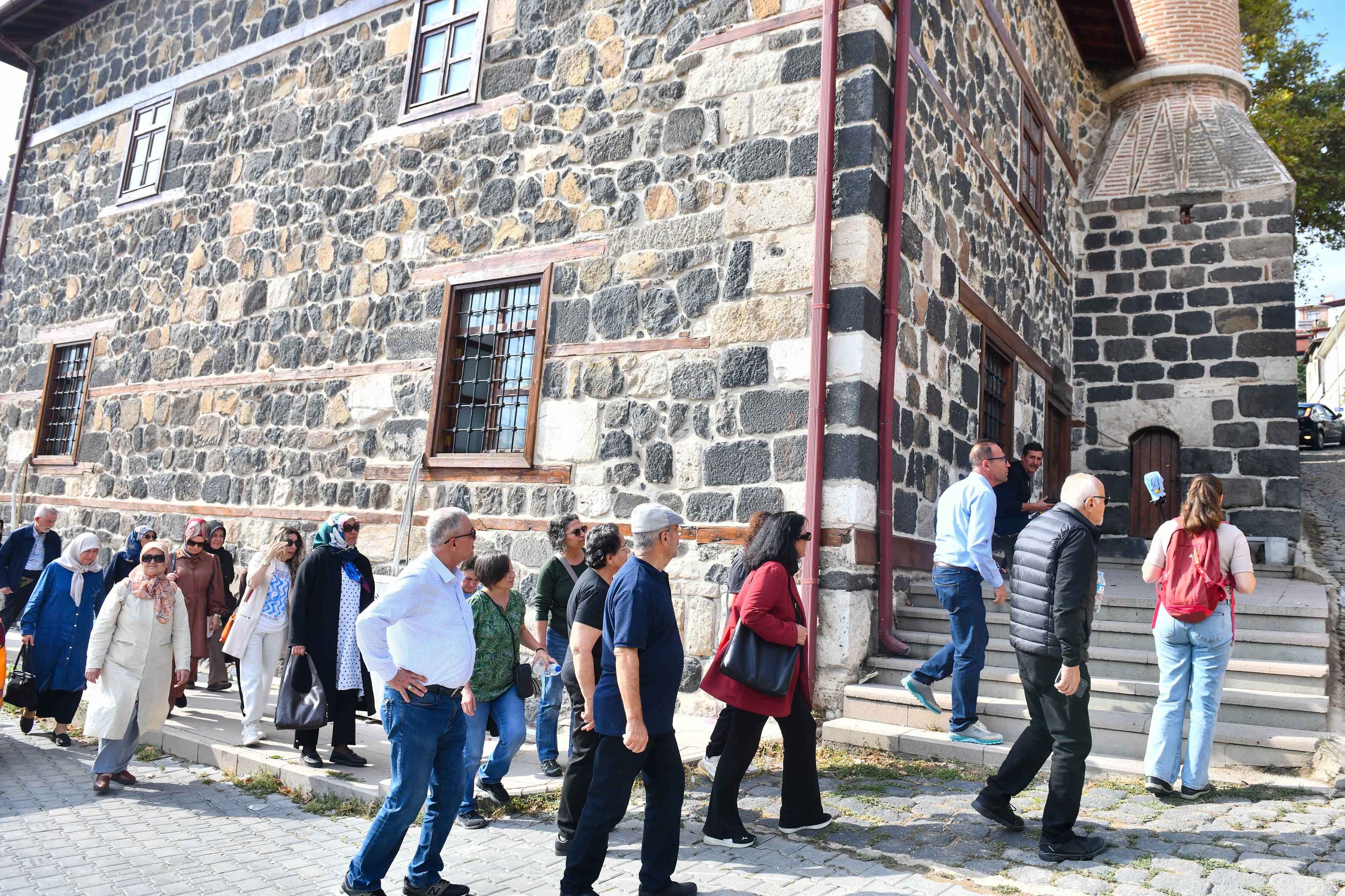 ABB'nin ilçe gezilerine tarihi İpek Yolu rotası dahil oldu