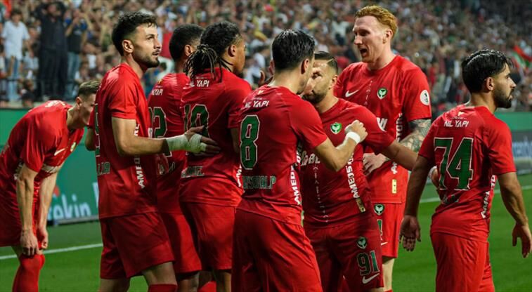Evde 3 maç, 9 puan | Amedspor 5-0 İstanbul Başakşehir