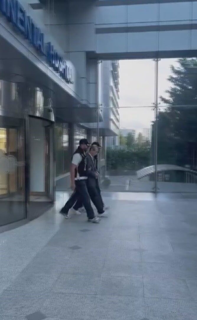 Arif Ahmet Denizolgun’un Doktoru Gozalti 1488590 442847 (1)
