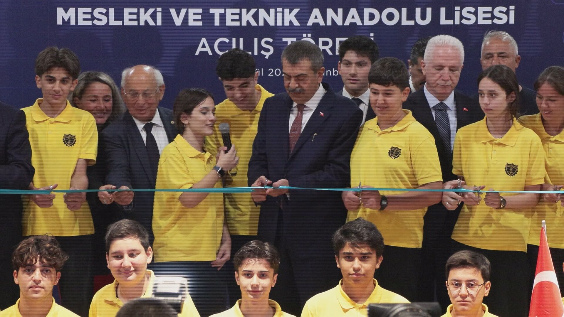 Bakan Tekin: Bu yıl 100 öğrencinin 45 tanesi meslek lisesine gitti