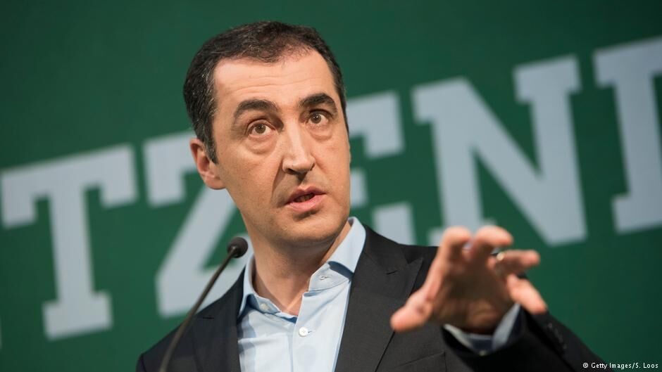 Yeşiller Üyesi Cem Özdemir’in Sol Parti’yi AfD ile bir tutması tartışma yarattı