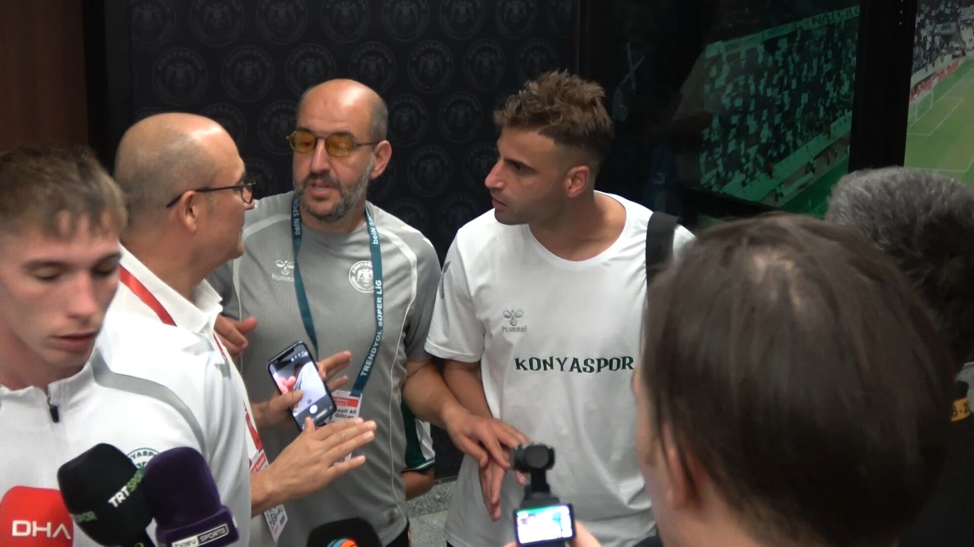 Deniz Türüç, TFF Temsilcisiyle tartıştı