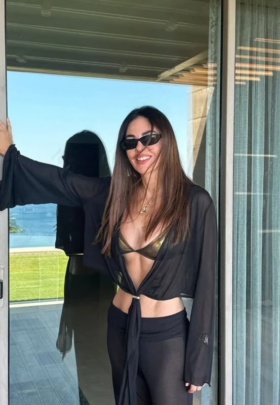 Defne Samyeli Bikini 2