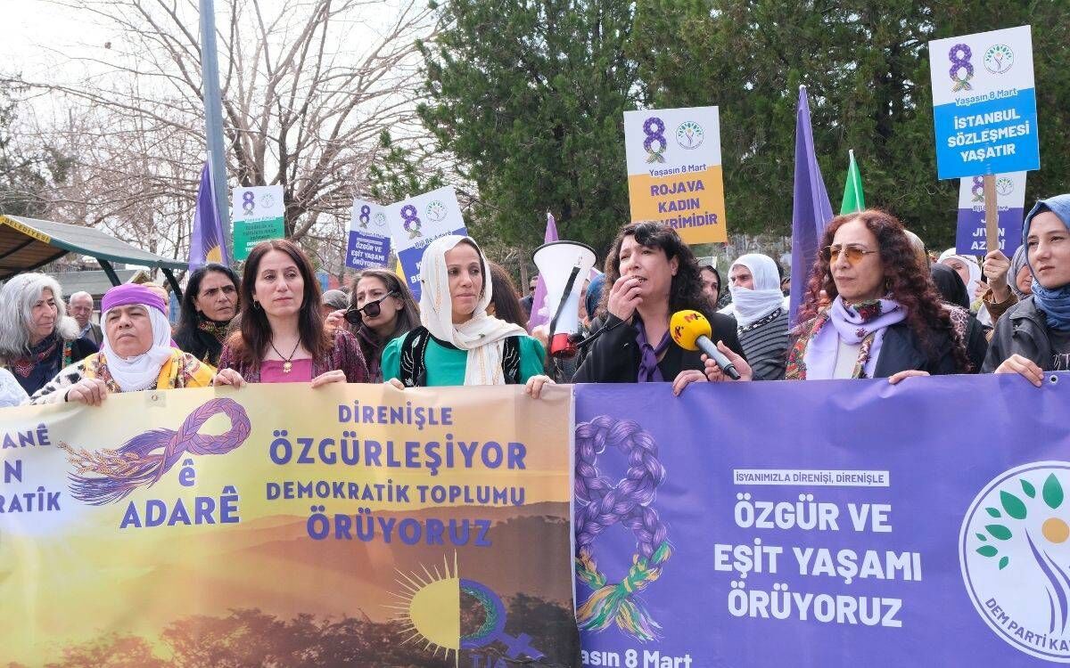 DEM Parti Kadın Meclisleri'nden LGBTİ+ operasyonlarına tepki