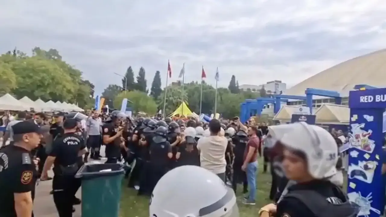 Ege Üniversitesi'nde öğrencilere polis müdahalesi: 27 gözaltı