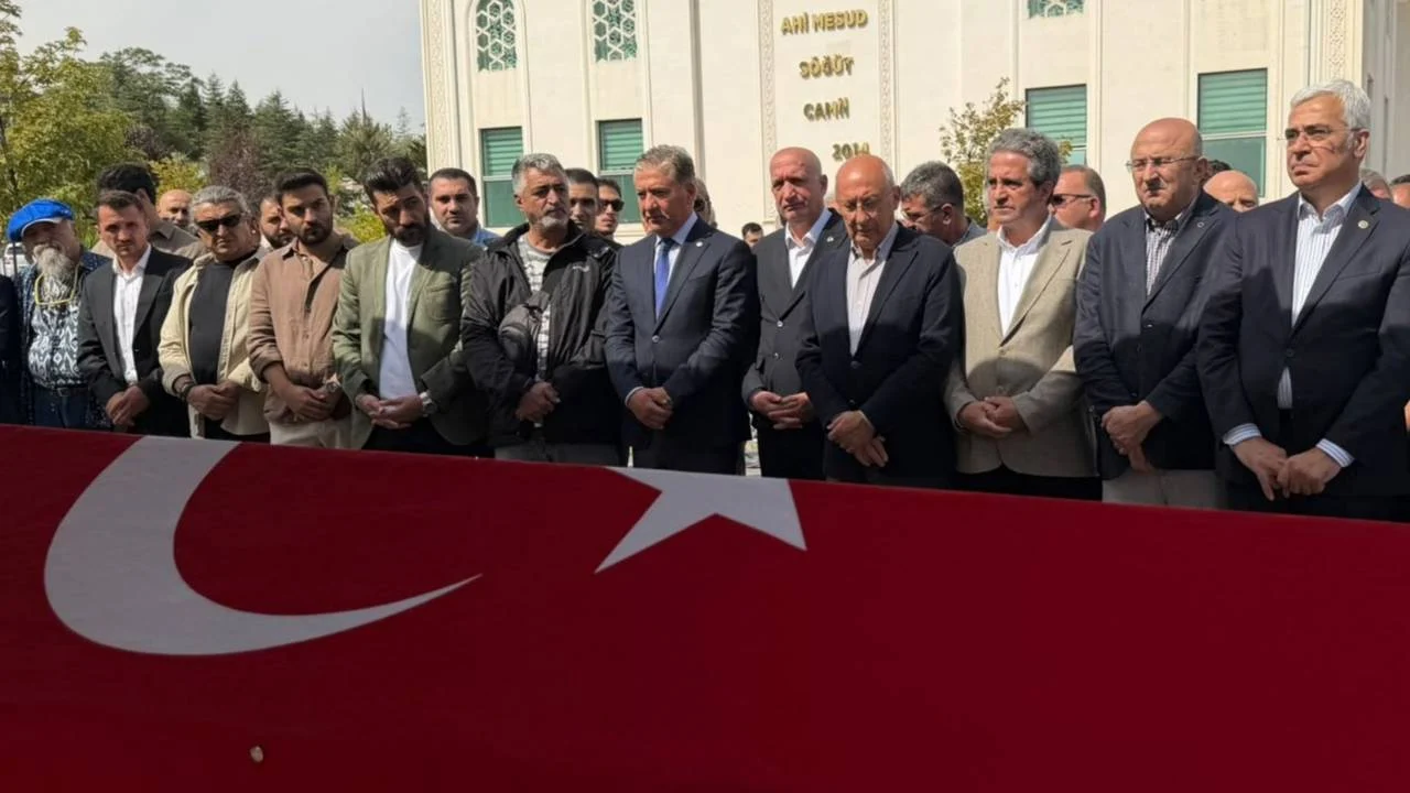AYM önünde intihar eden emekli Ali Şekeroğlu, son yolculuğuna uğurlandı