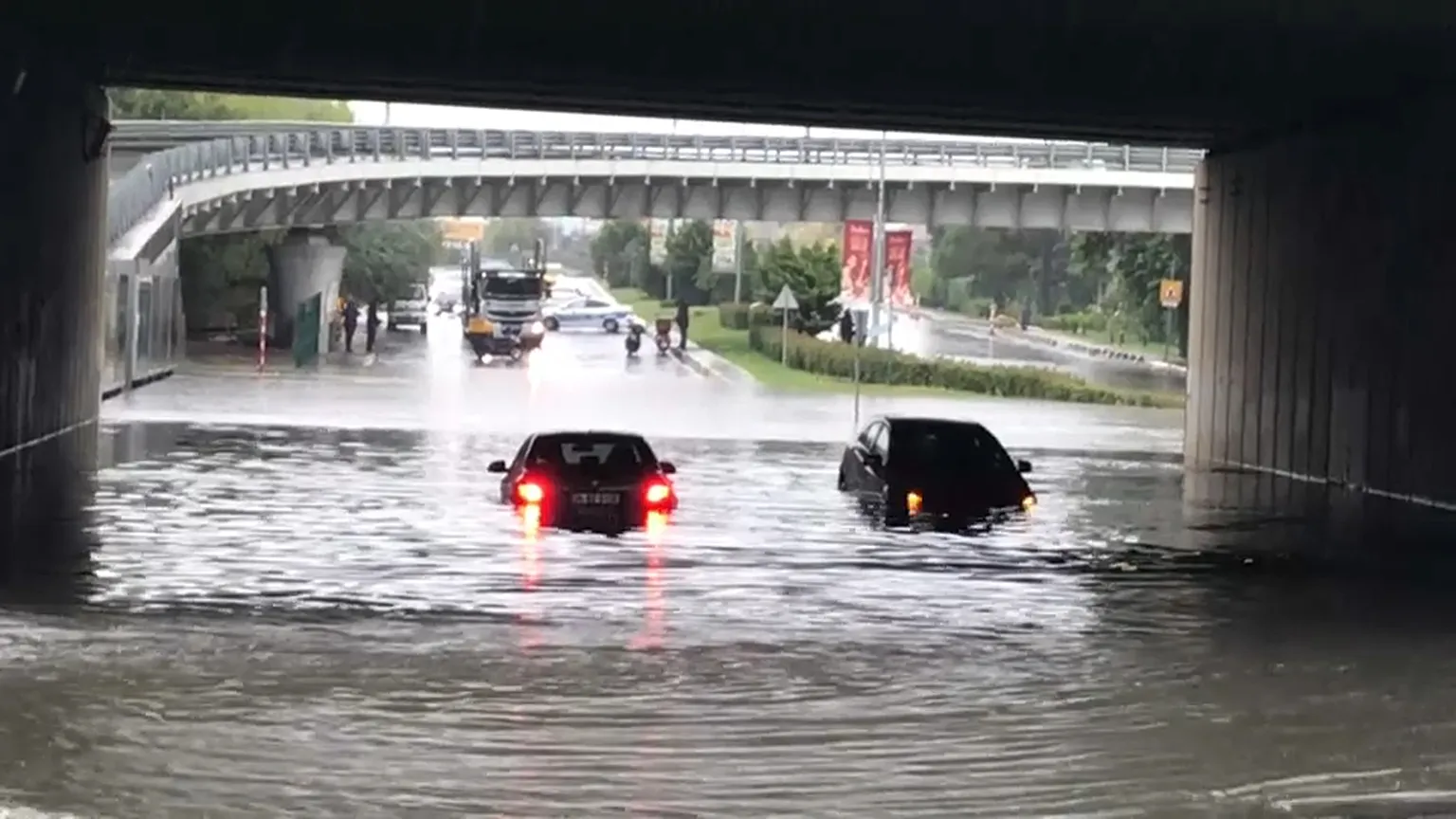 Tayland'da sel: 8 kişi hayatını kaybetti
