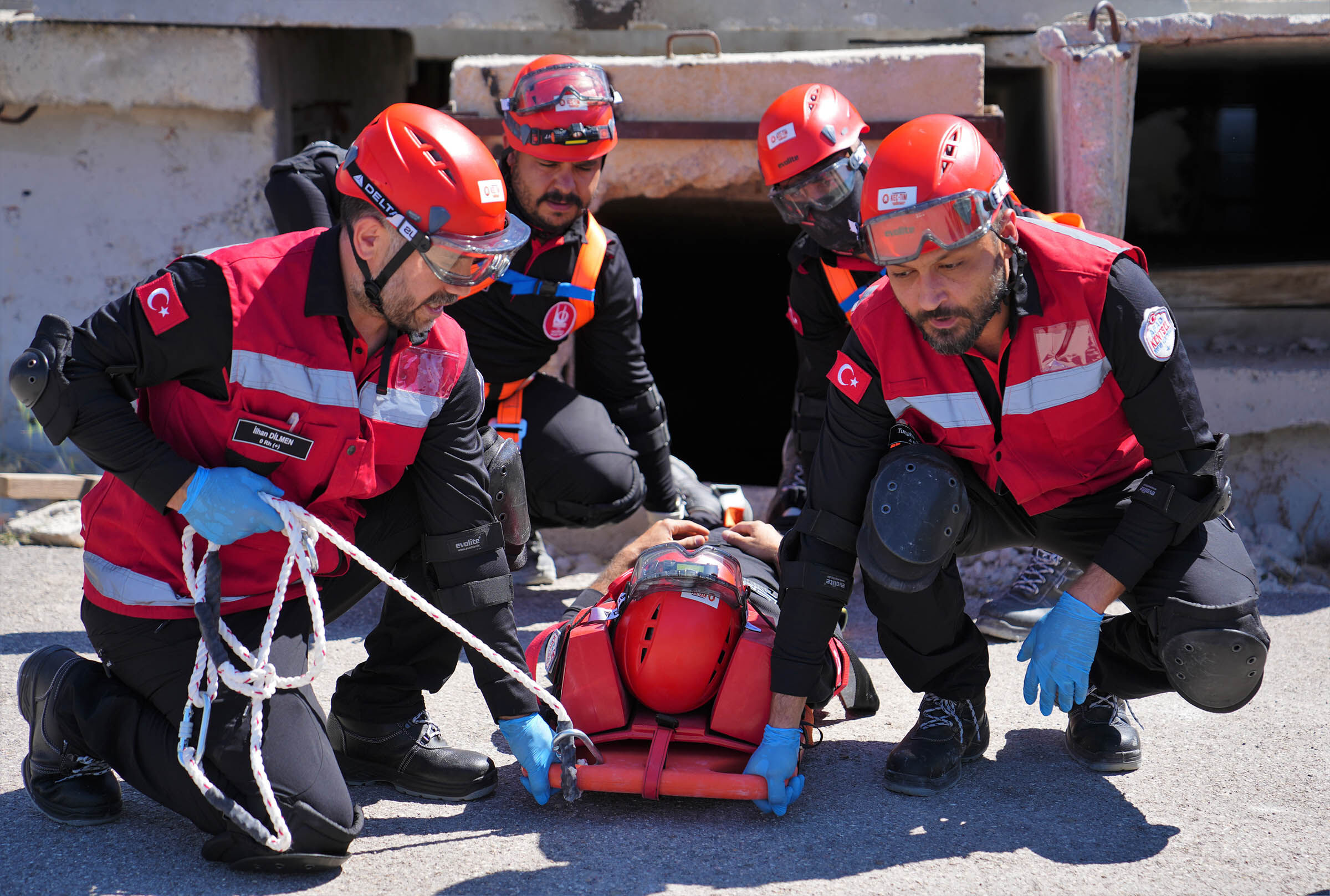 KEÇ-TİM ekibi AFAD Deprem Simülasyon Merkezi’nde tatbikat yaptı