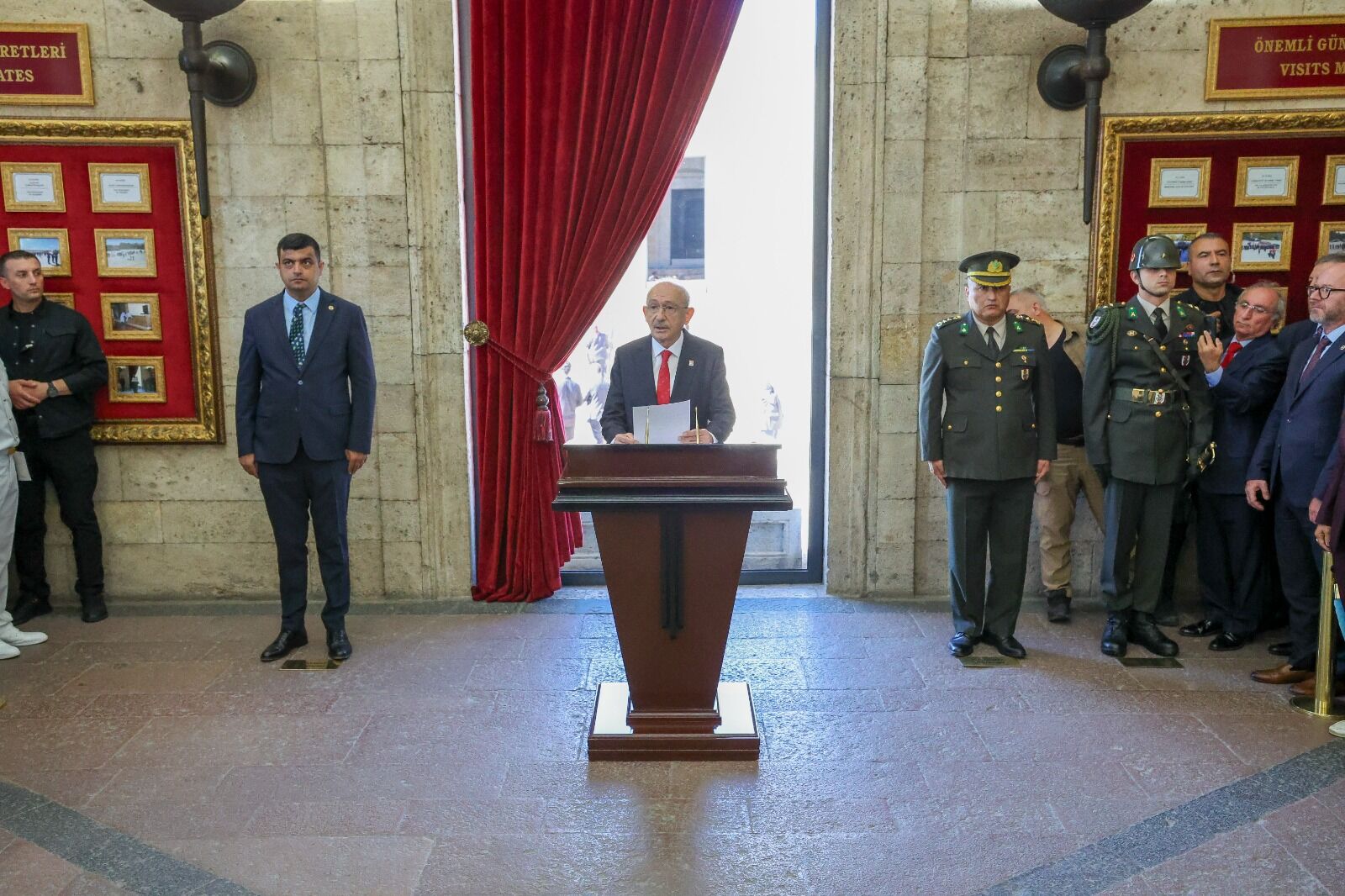 Kemal Kılıçdaroğlu Anıtkabir