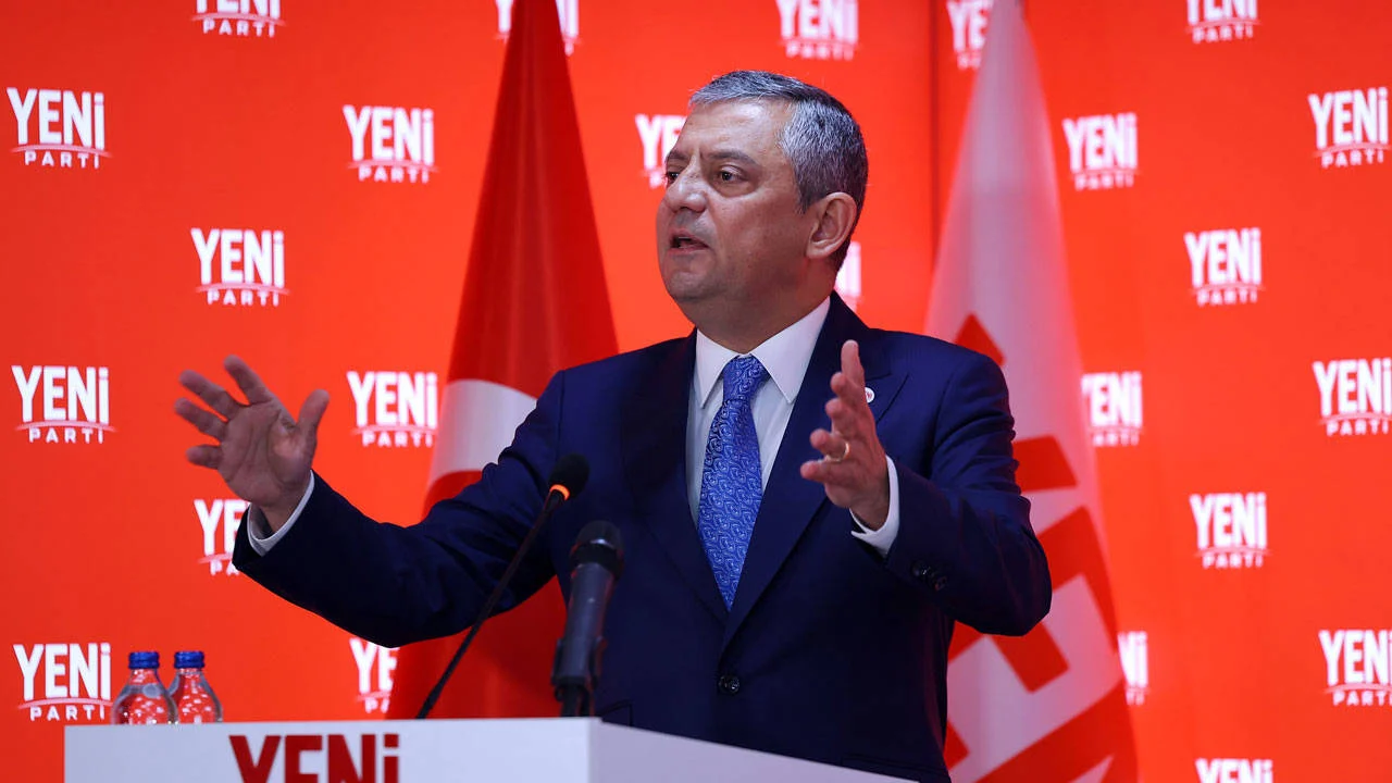 Özgür Özel'den 'Dünya Eczacılar Günü' mesajı
