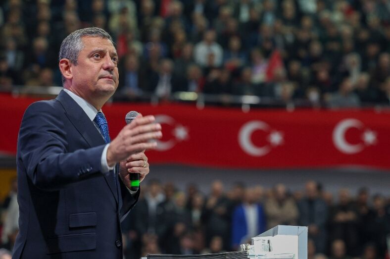 Yeni Parti’de ön seçim hazırlığı
