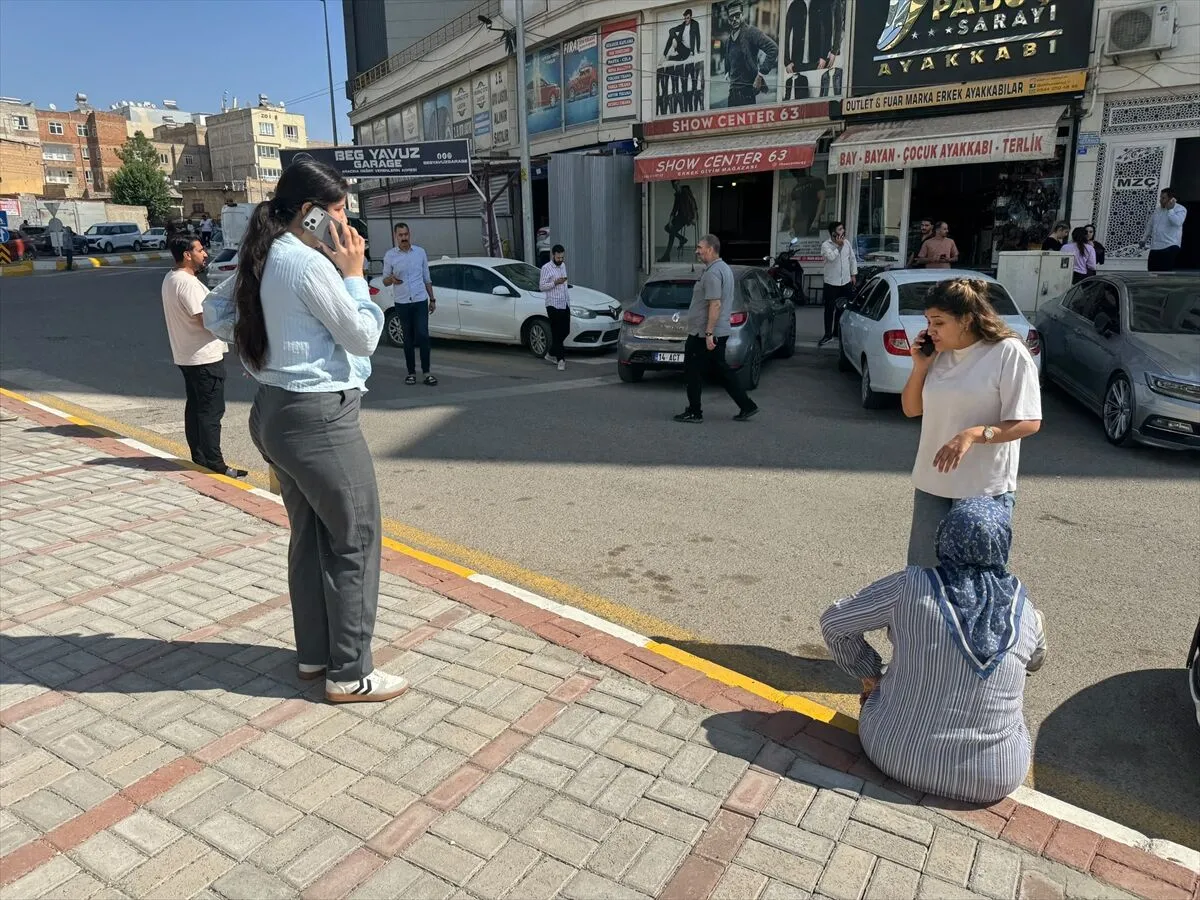 Şanlıurfa'da korkutan deprem; çevre illerden hissedildi, eğitime ara verildi
