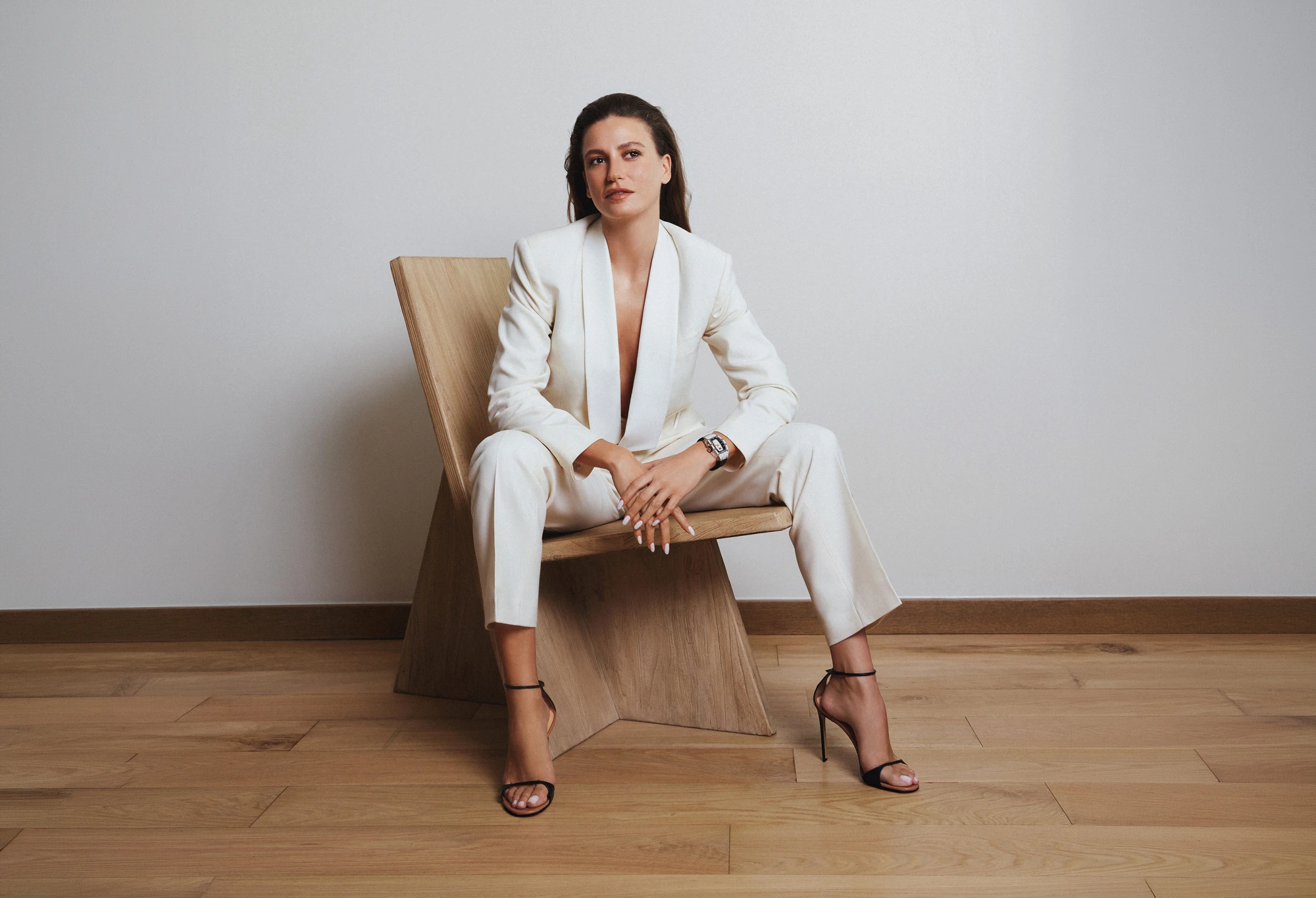 Serenay Sarıkaya, Paris'te Türkiye'yi temsil edecek