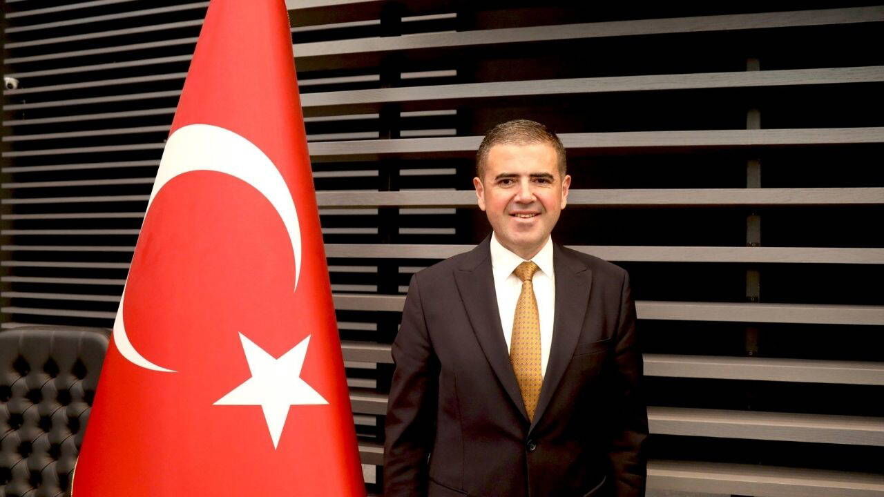 Mezitli Belediye Başkanı Tuncer, CHP'den ihraç edildi