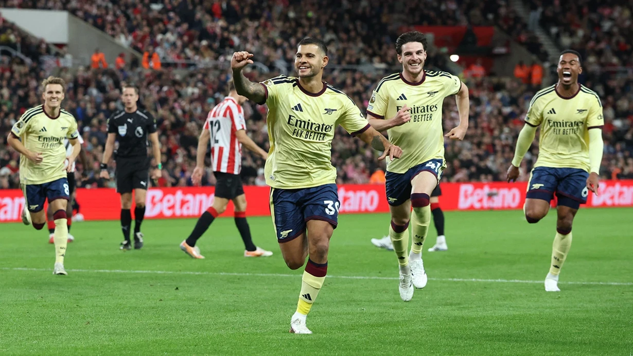 Arsenal, İngiltere Premier Lig'e 4'te 4 yaparak başladı