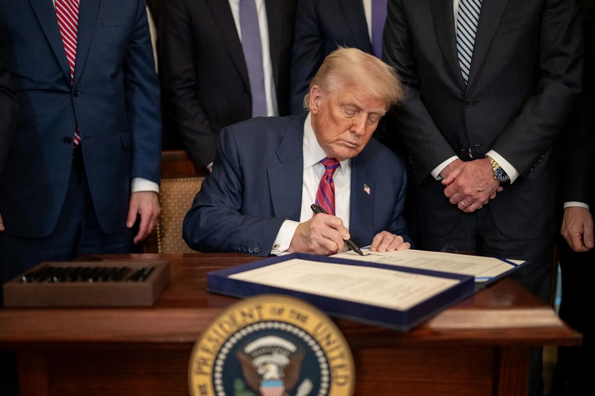 Trump, Rusya ve İran'a yönelik yaptırım yasa tasarısını onayladı