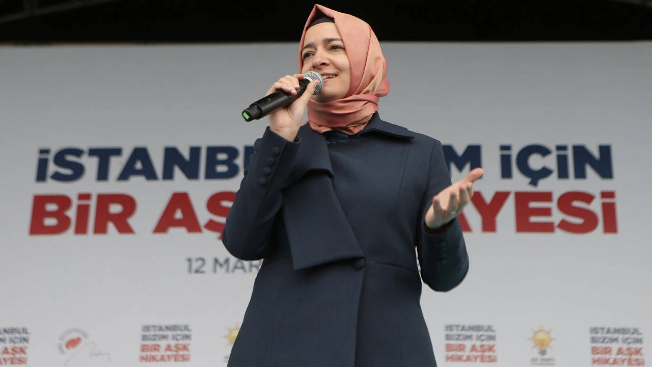 Fatma Betül Sayan Kaya'dan Instagram hamlesi