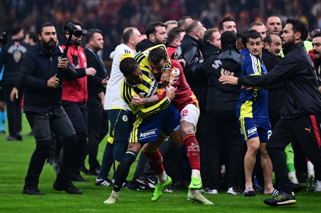 Galatasaray Fenerbahce Derbisi 20368441 1890 1 M