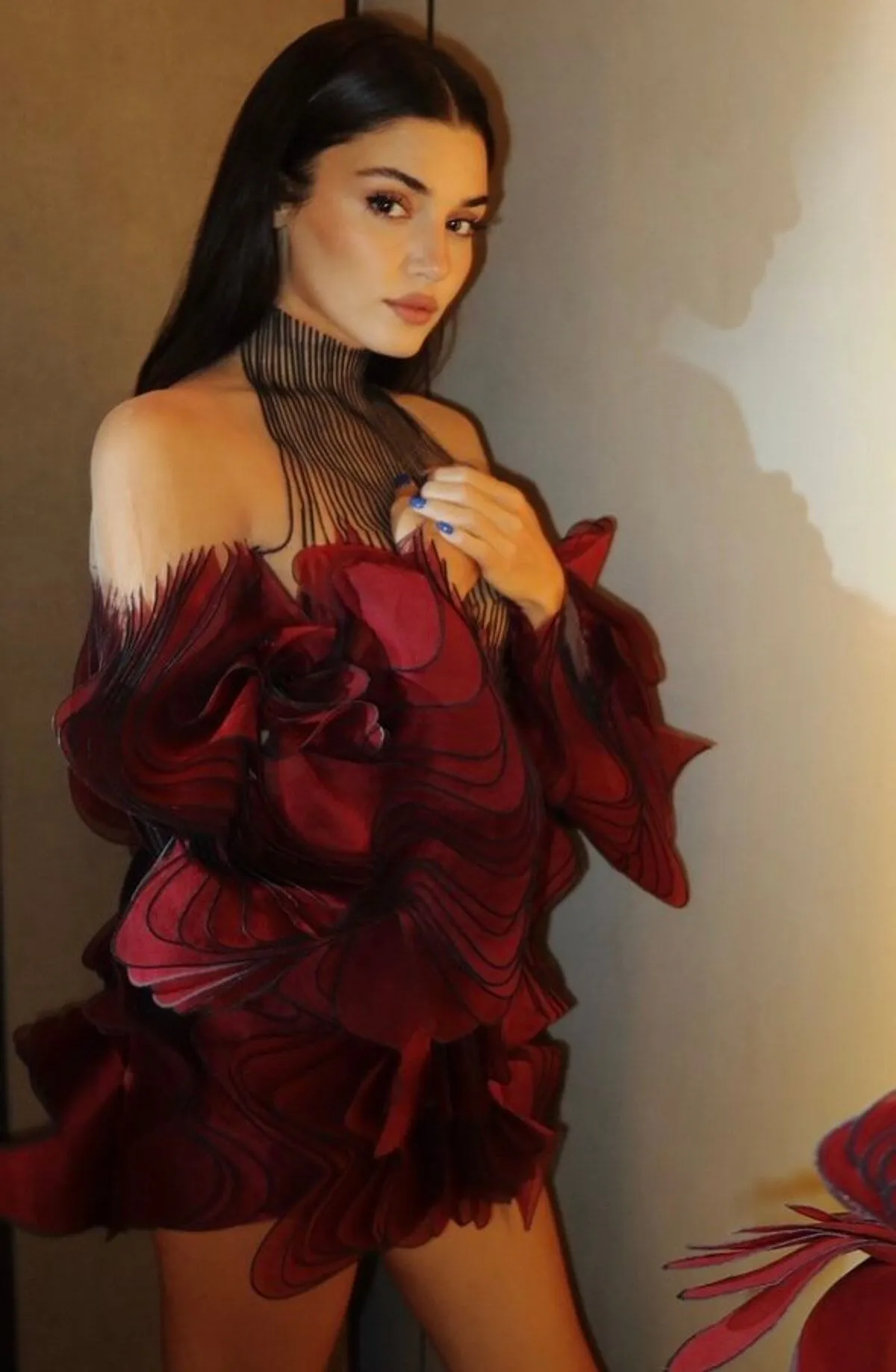 Hande Erçel-41