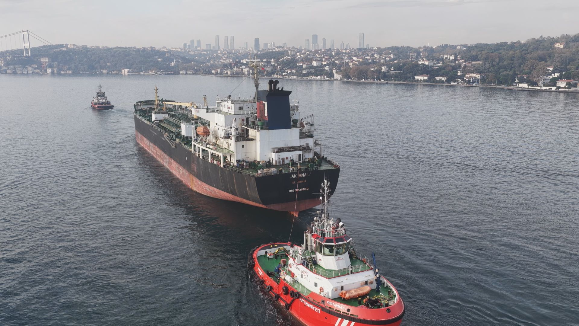 İstanbul Boğazı gemi trafiğine kapatıldı