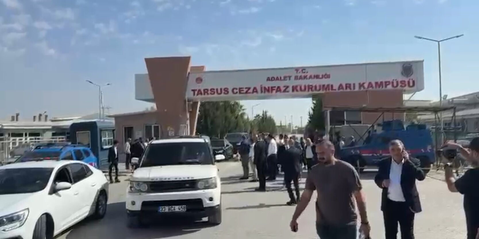 Ozgur Ozel Vahap Secer’i Cezaevinde Ziy 1545392 459807 (1)