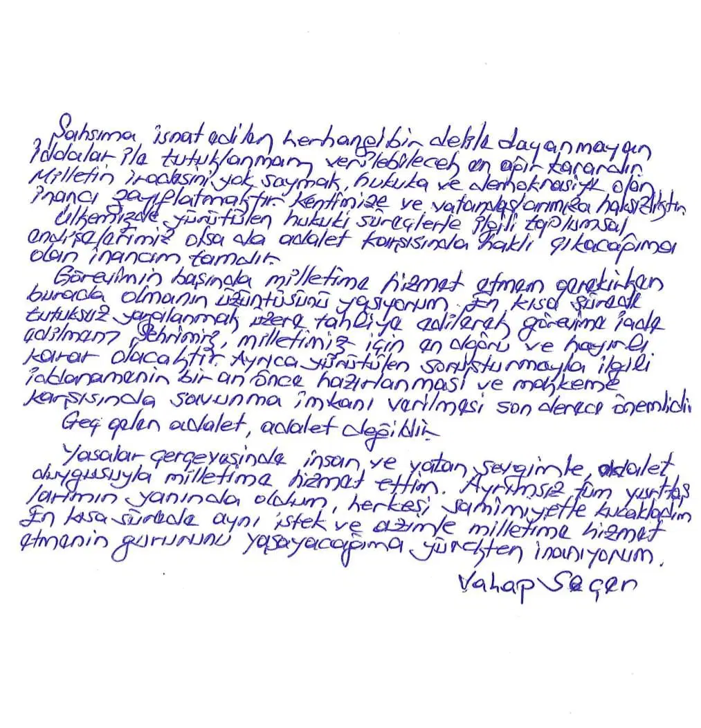 Vahap Seçerden Mesaj